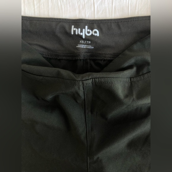 Reitmans Hyba Cargo Capris - Picture 2 of 2